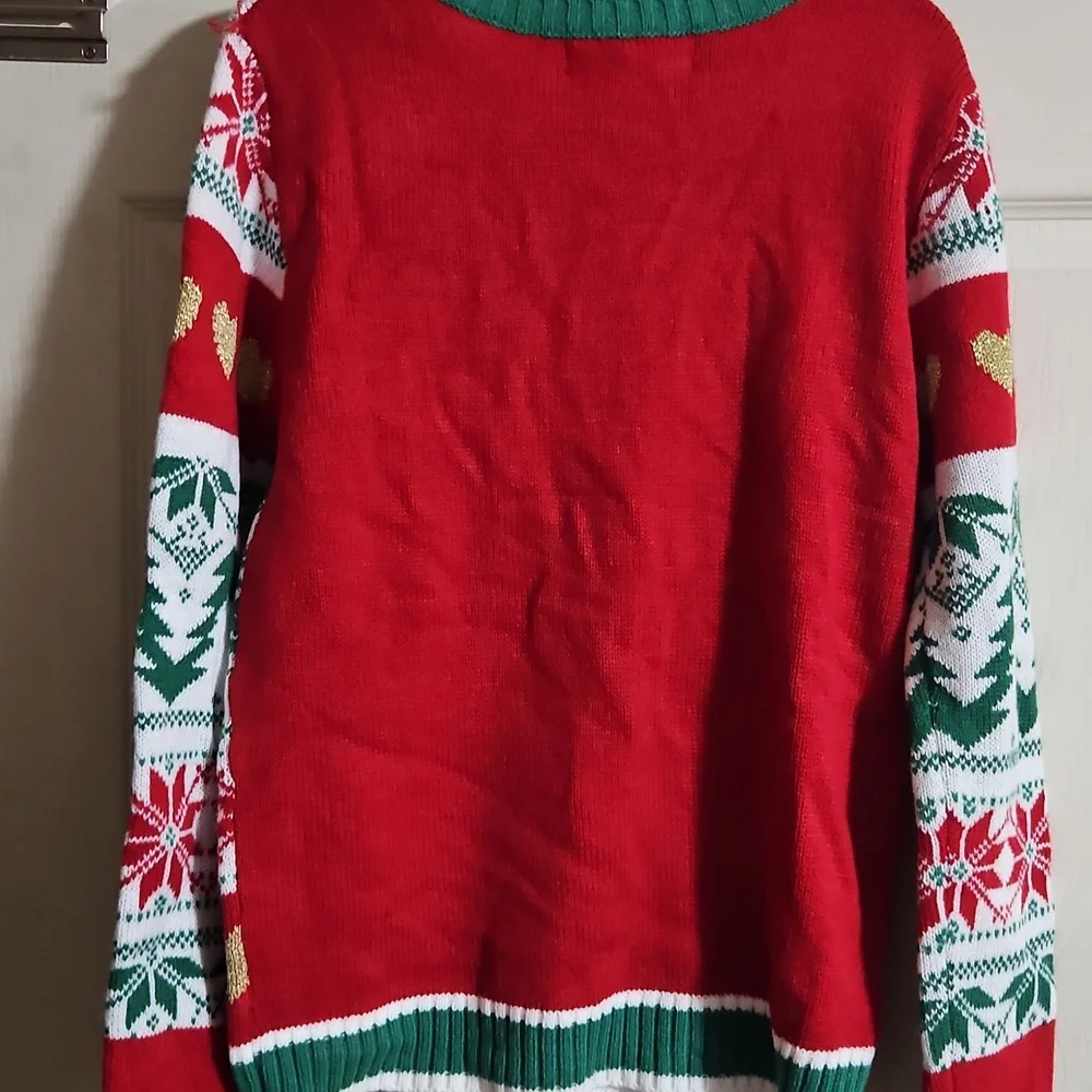 33 DEGREES PENGUIN RED/GREEN/WHITE CHRISTMAS SWEATER: New With Tags: SIZE XL(16)